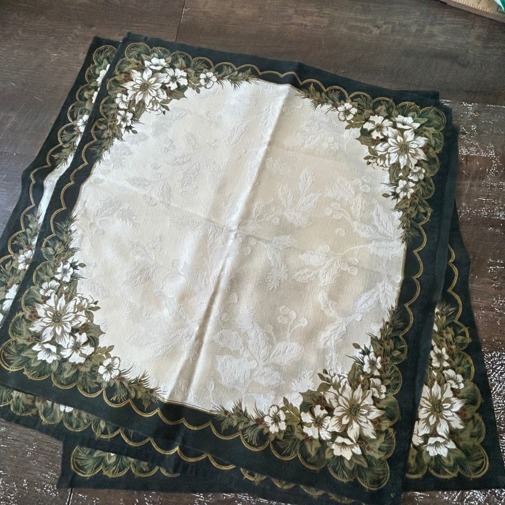 St Nicholas Square Christmas Napkins Set of 4 White Poinsettia Green Damask